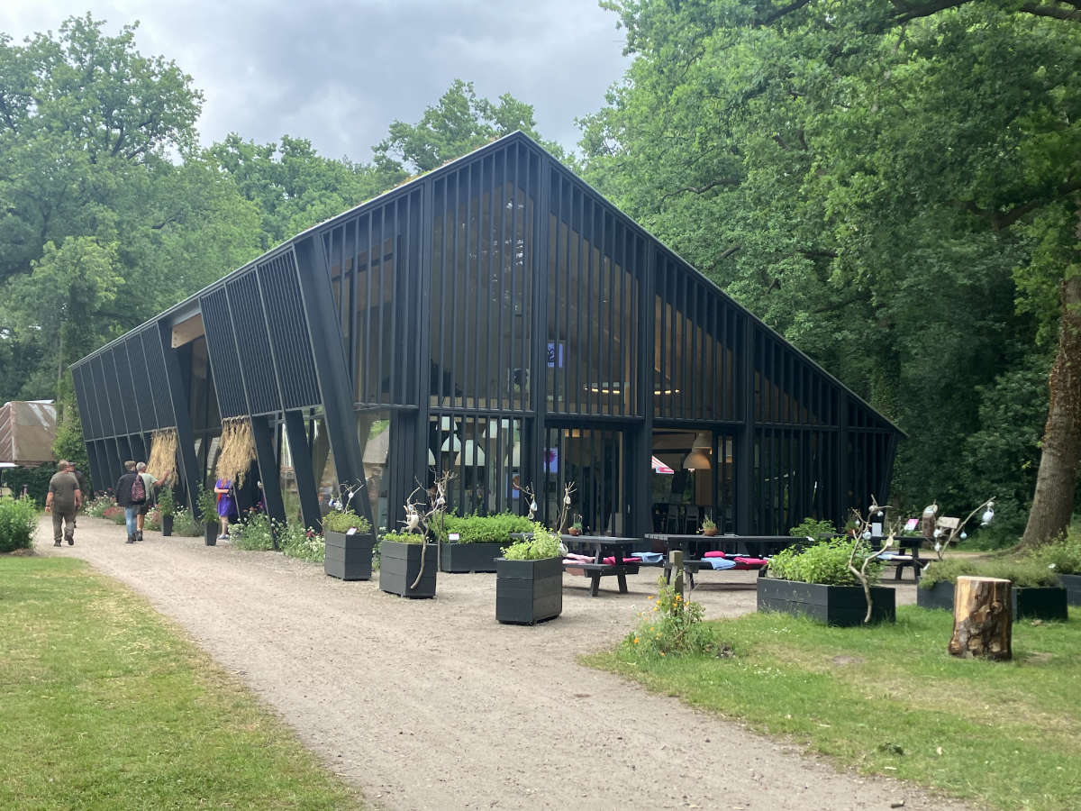 bezoekerscentrum a vogel tuinen